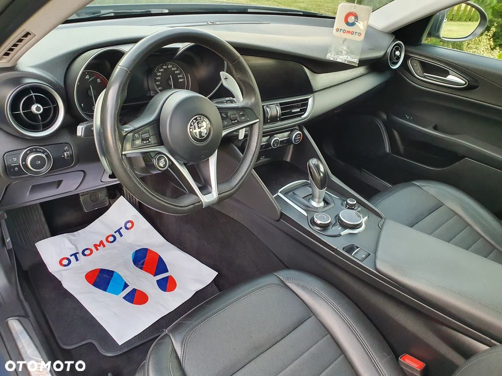 Alfa Romeo Giulia 2.2 AT8 Super - 14