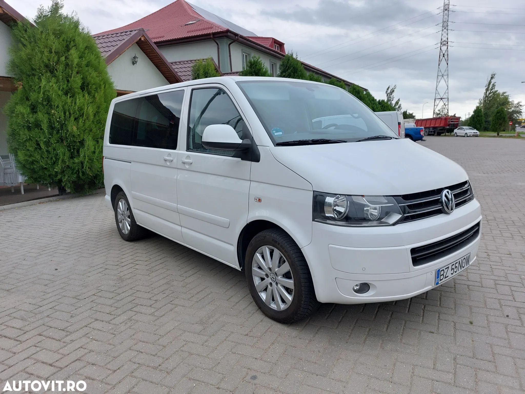 Volkswagen Multivan - 1
