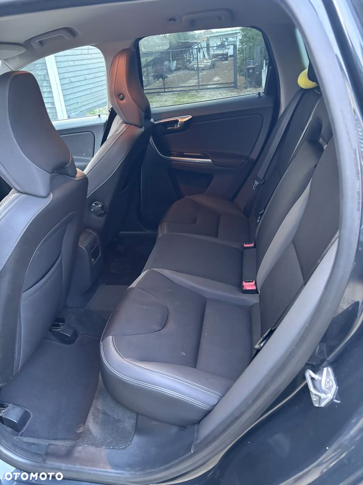 Volvo XC 60 D4 AWD Momentum - 13
