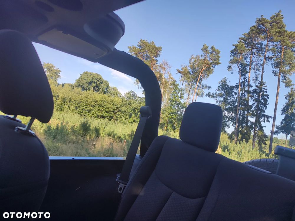 Jeep Wrangler - 21