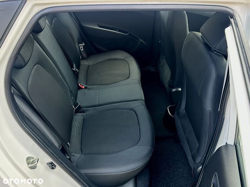 Hyundai i10 - 12