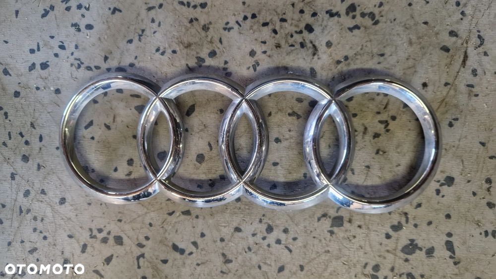 AUDI A4 B9 S-LINE ZNACZEK ATRAPY PRZÓD - 1