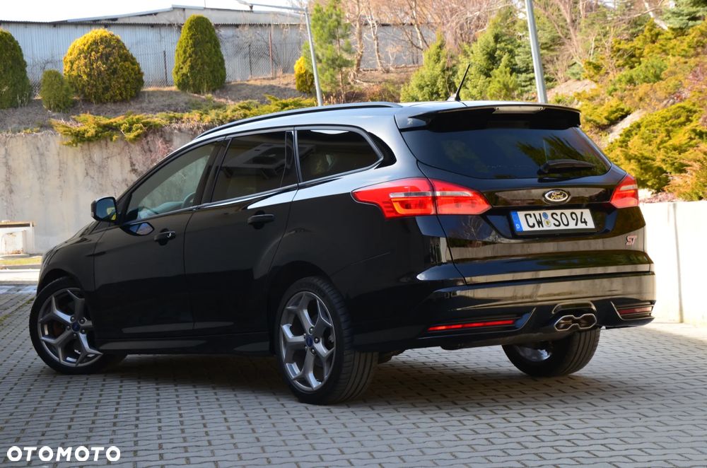 Ford Focus 2.0 TDCi ST mit Leder-Exclusiv-Paket - 4