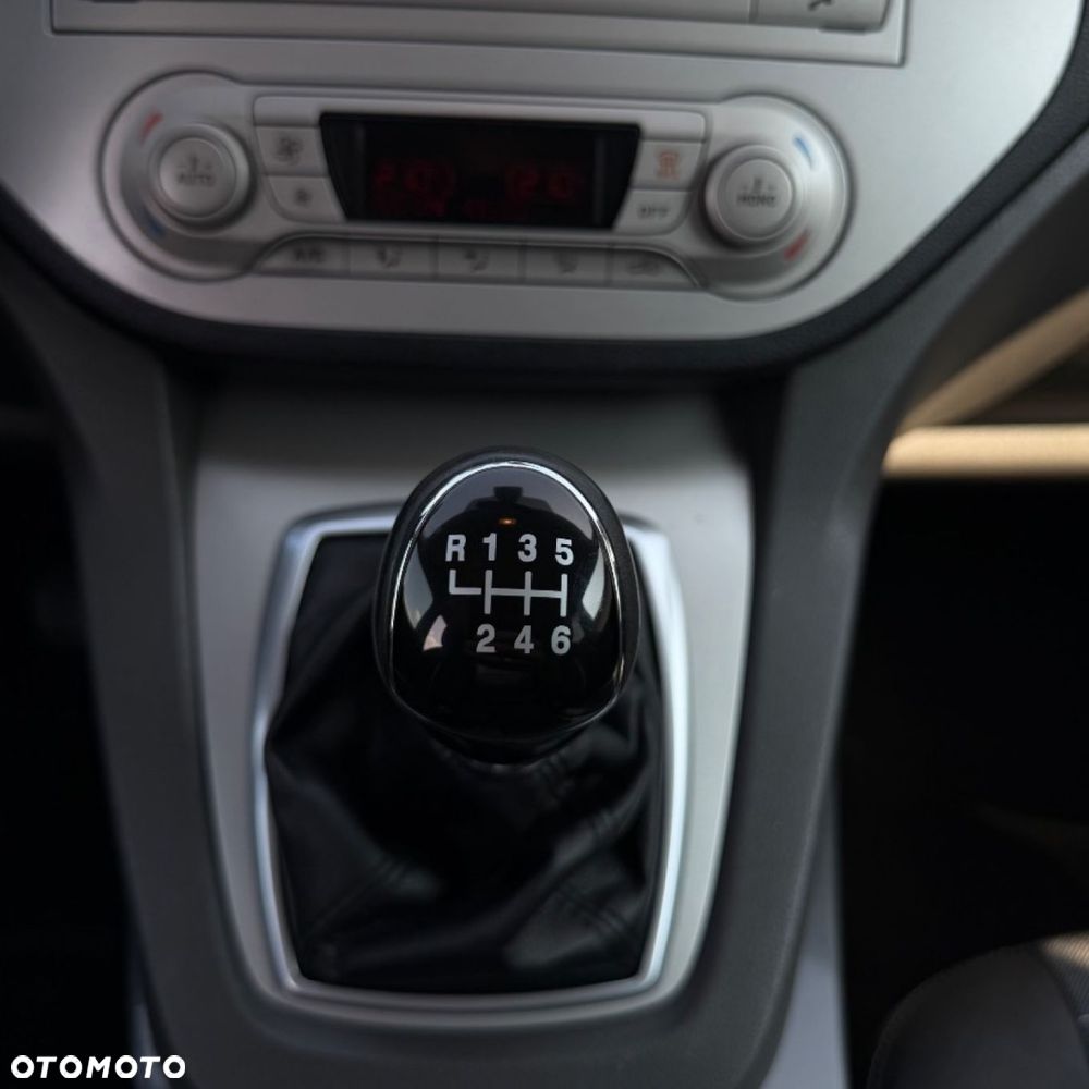 Ford Kuga - 21