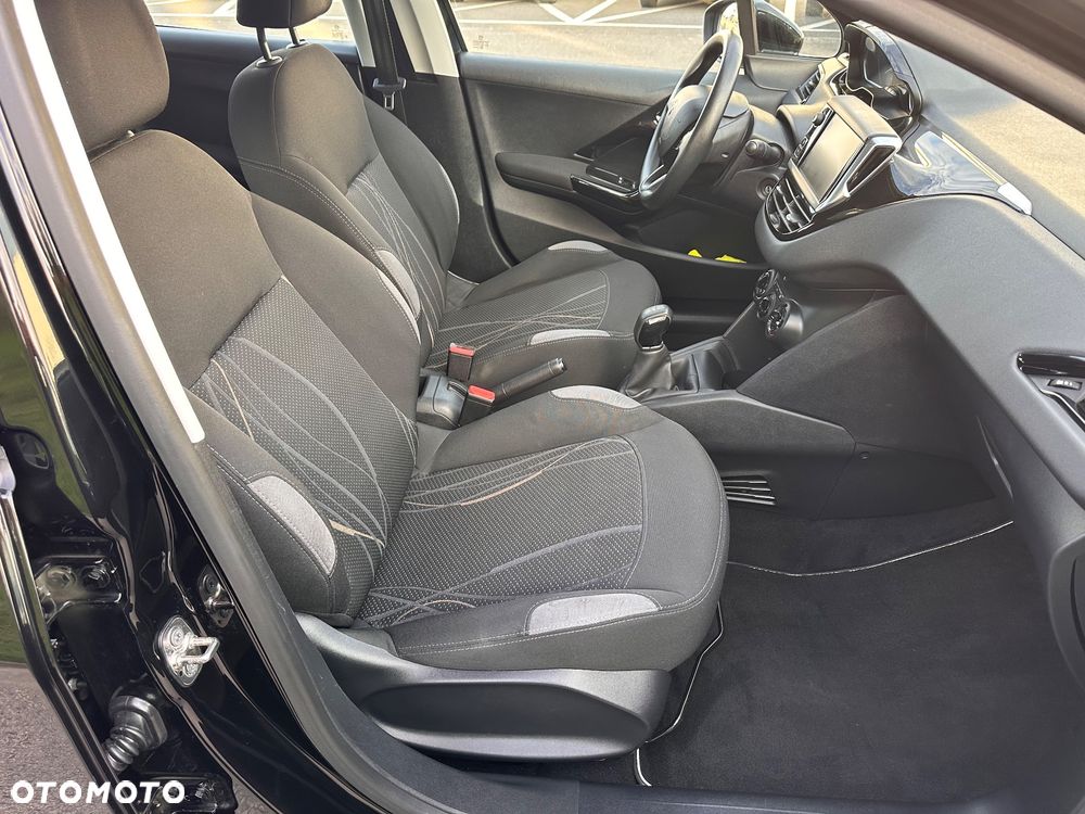 Peugeot 208 82 VTI Allure - 31