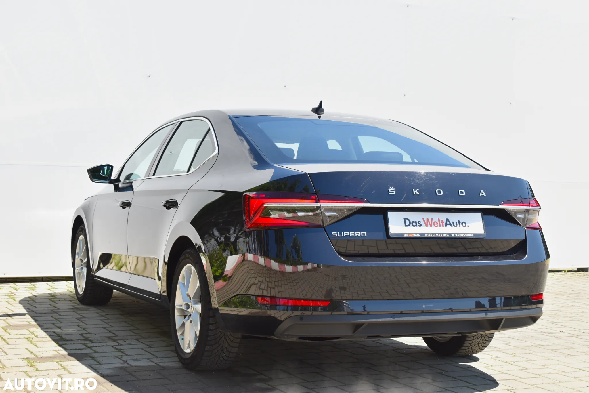Skoda Superb 2.0 TDI DSG Ambition - 4