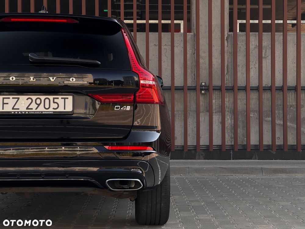Volvo XC 60 D4 R-Design - 6