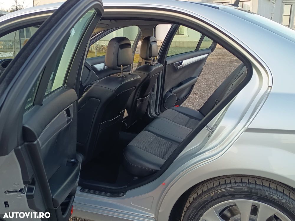 Mercedes-Benz C - 8