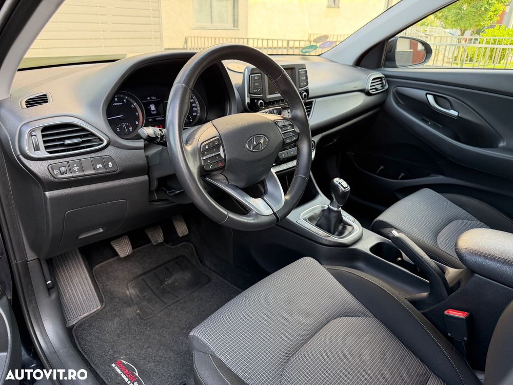 Hyundai i30 1.0 T-GDI Family - 11