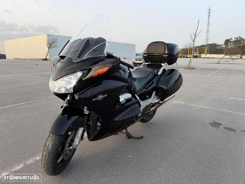 Honda Pan European ST1300 - 1