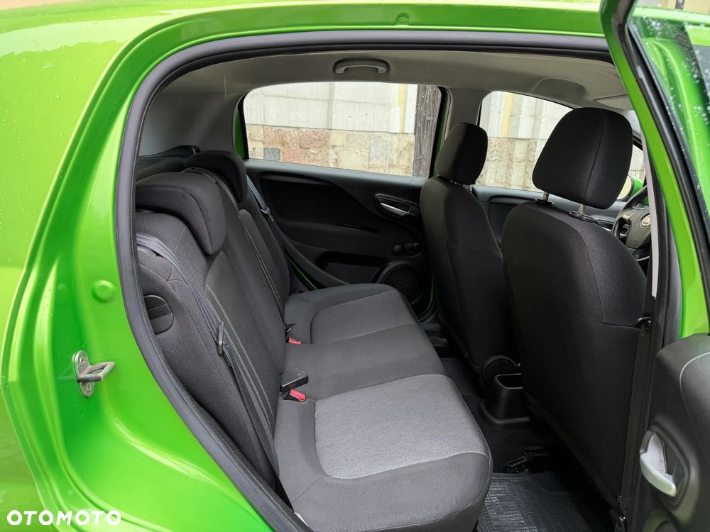Fiat Punto 1.4 Young - 29