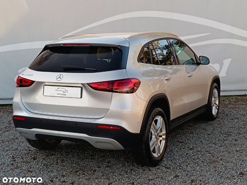 Mercedes-Benz GLA - 14