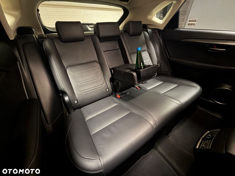 Lexus NX 300h Comfort AWD - 26