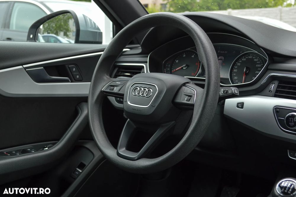 Audi A4 2.0 TDI Design - 31