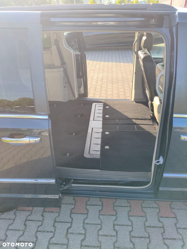 Lancia Voyager - 9