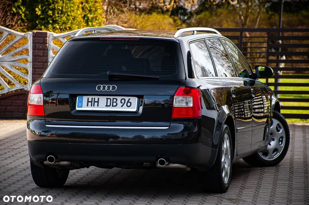Audi A4 Avant 2.4 - 16