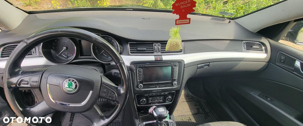 Skoda Superb 2.0 TDI DSG Exclusive - 6