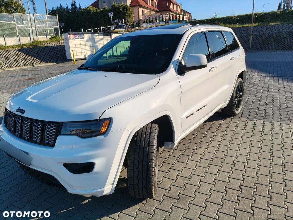 Jeep Grand Cherokee - 23