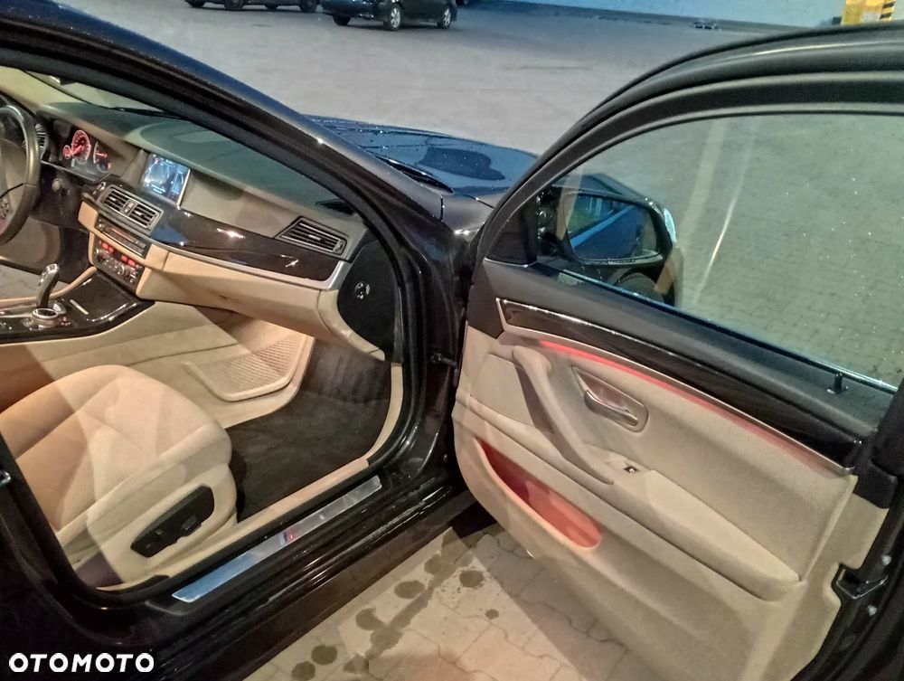 BMW Seria 5 520d - 8