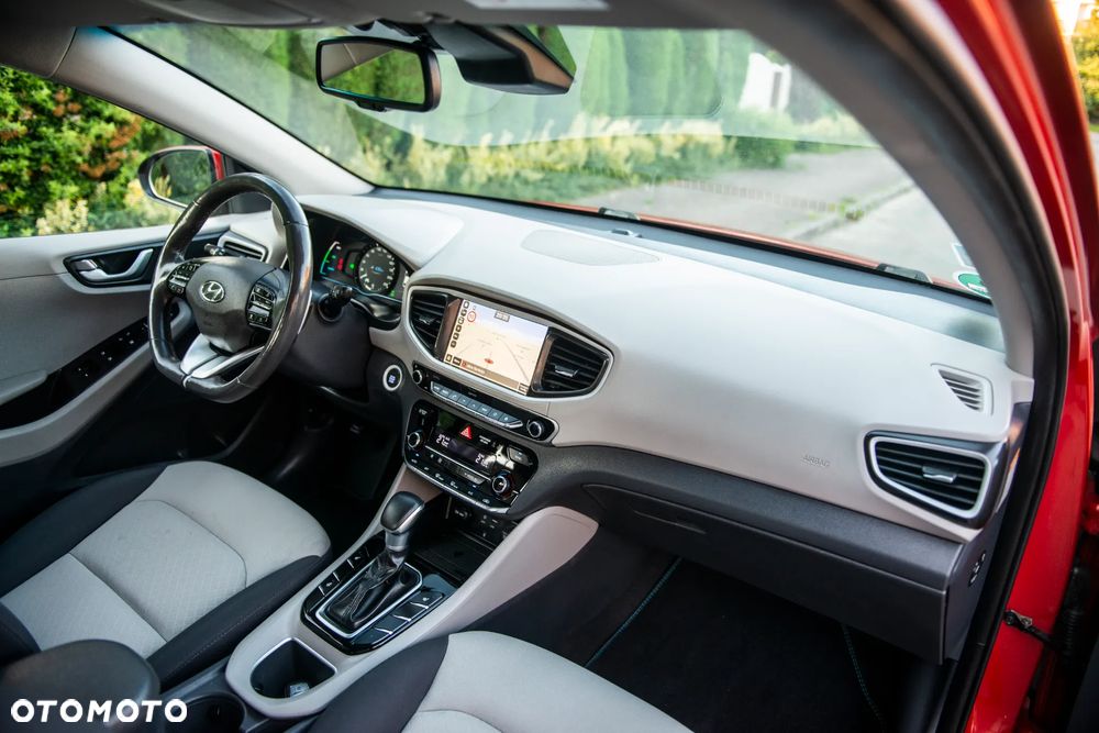 Hyundai IONIQ 1.6 GDI Premium - 39