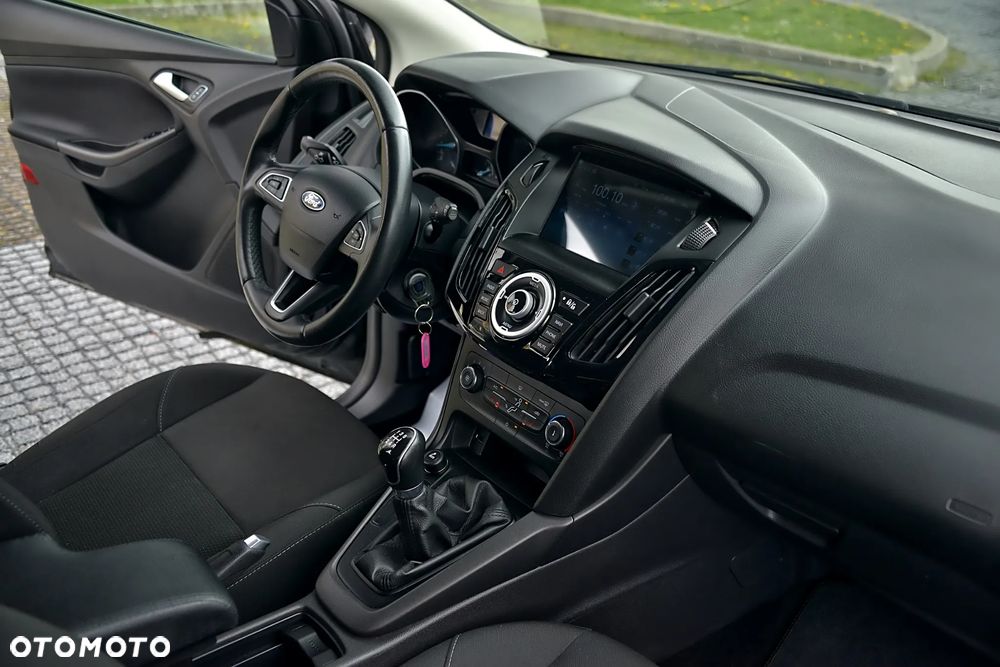 Ford Focus - 30
