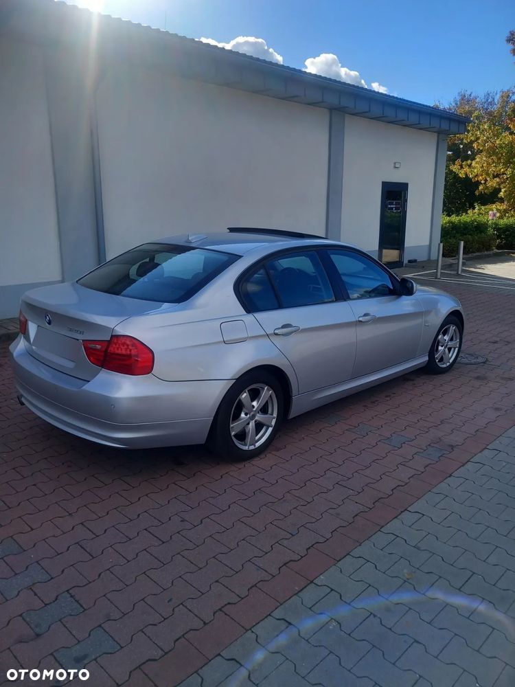 BMW Seria 3 320i - 3