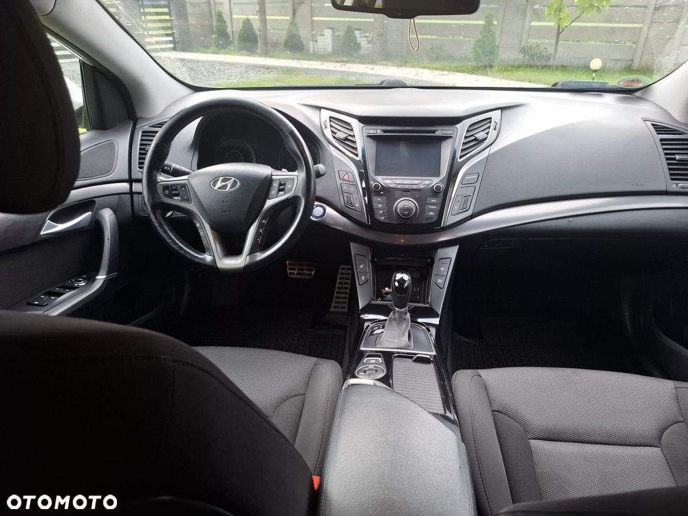 Hyundai i40 Kombi 1.7 CRDi DCT Premium - 10