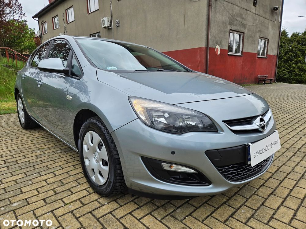 Opel Astra IV 1.6 CDTI Essentia - 4