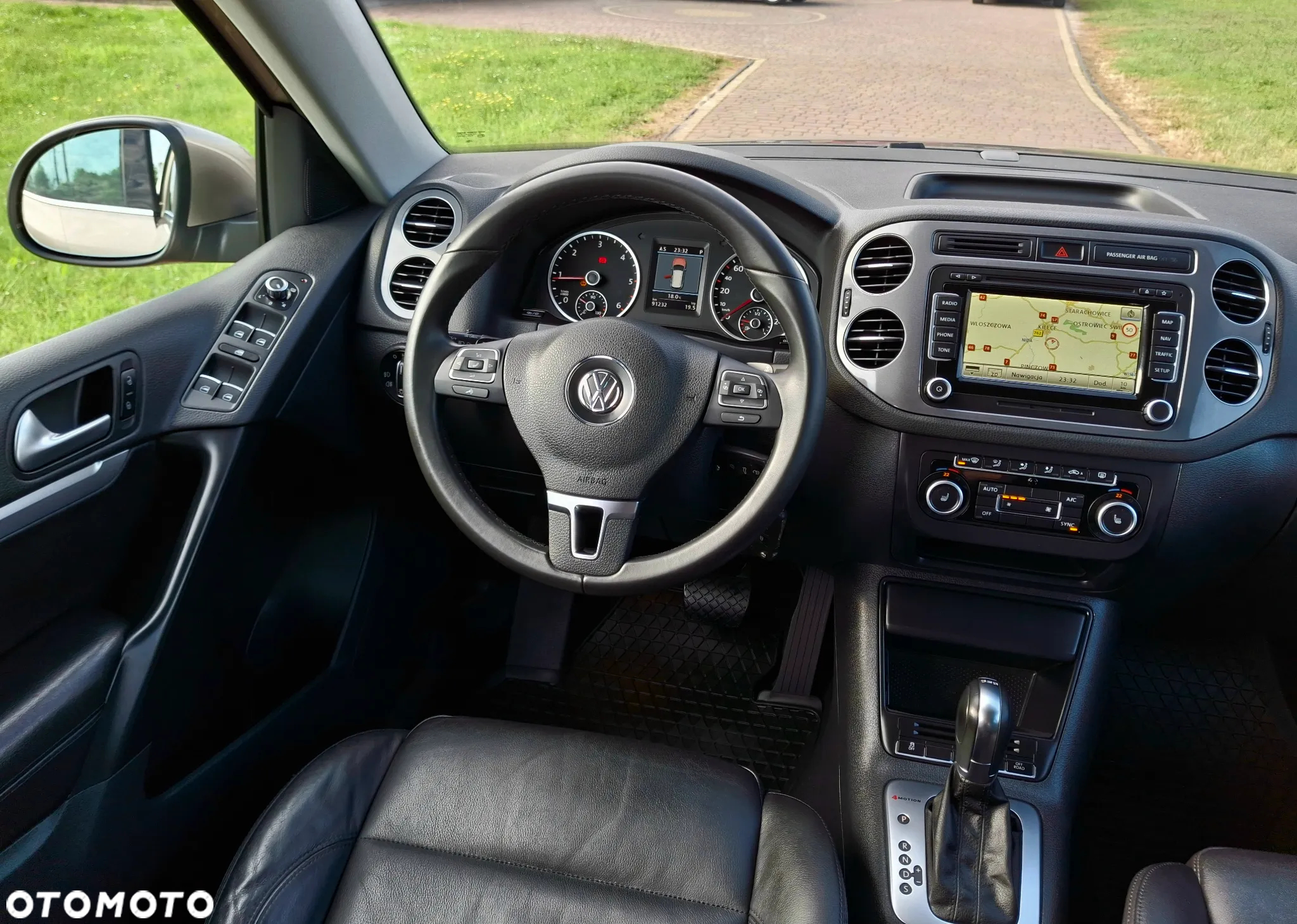 Volkswagen Tiguan 2.0 TDI DPF 4Motion BlueMotion Technology DSG Cup Sport & Style - 24