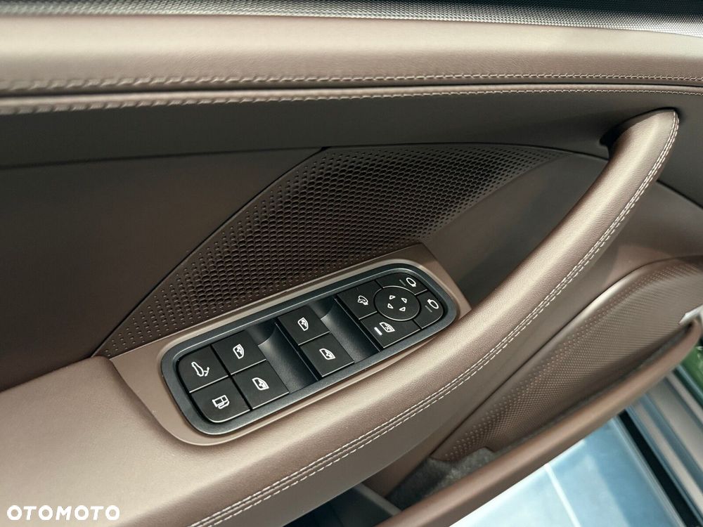 Porsche Panamera - 18