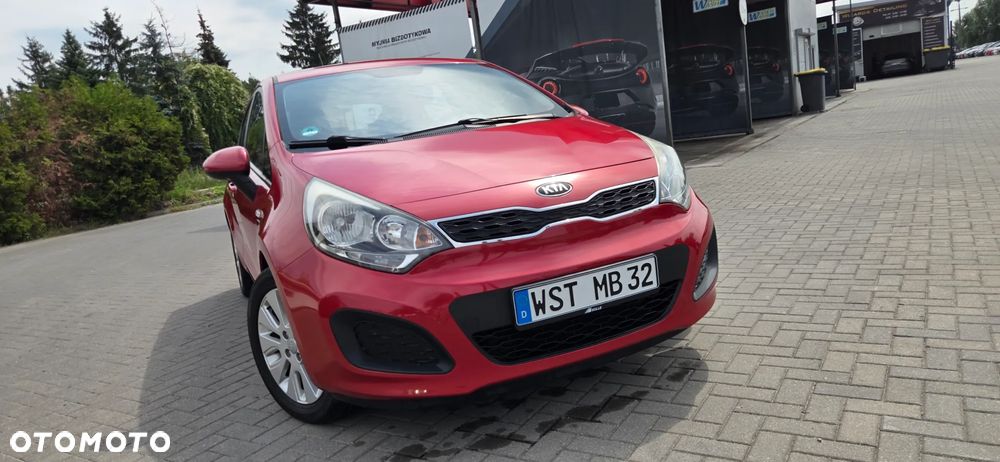Kia Rio 1.2 Fifa World Cup Edition - 25