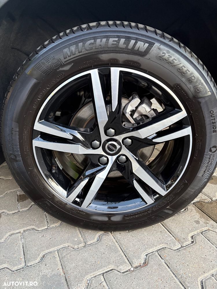 Volvo XC 40 B4 AT8 AWD Mild Hybrid R-Design - 9