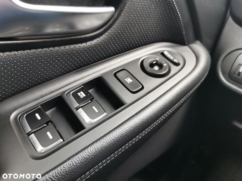 Kia Carens 1.6 GDI Business Line EU6 - 26