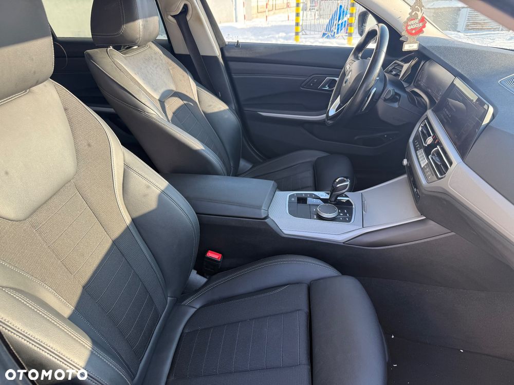 BMW Seria 3 330e Sport Line sport - 17