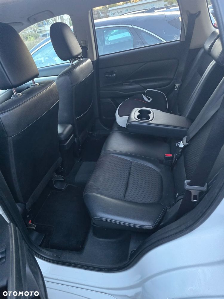 Mitsubishi Outlander 2.0 4WD - 9
