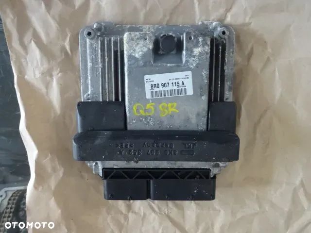 Sterownik silnika Audi Q5 8R0 907 115A - 1