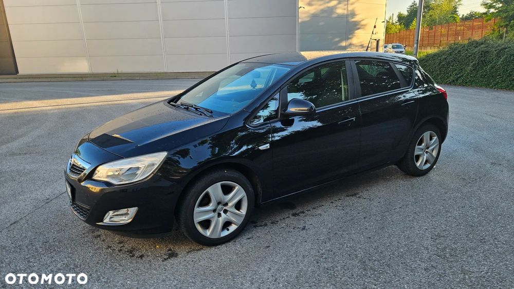 Opel Astra 1.4 Turbo 150 Jahre - 16