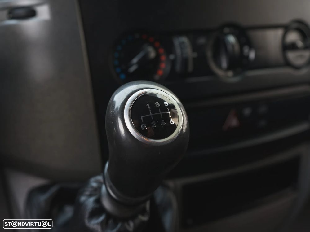 Mercedes-Benz Sprinter 319 CDI L2H2 IVA DEDUTIVEL - 13