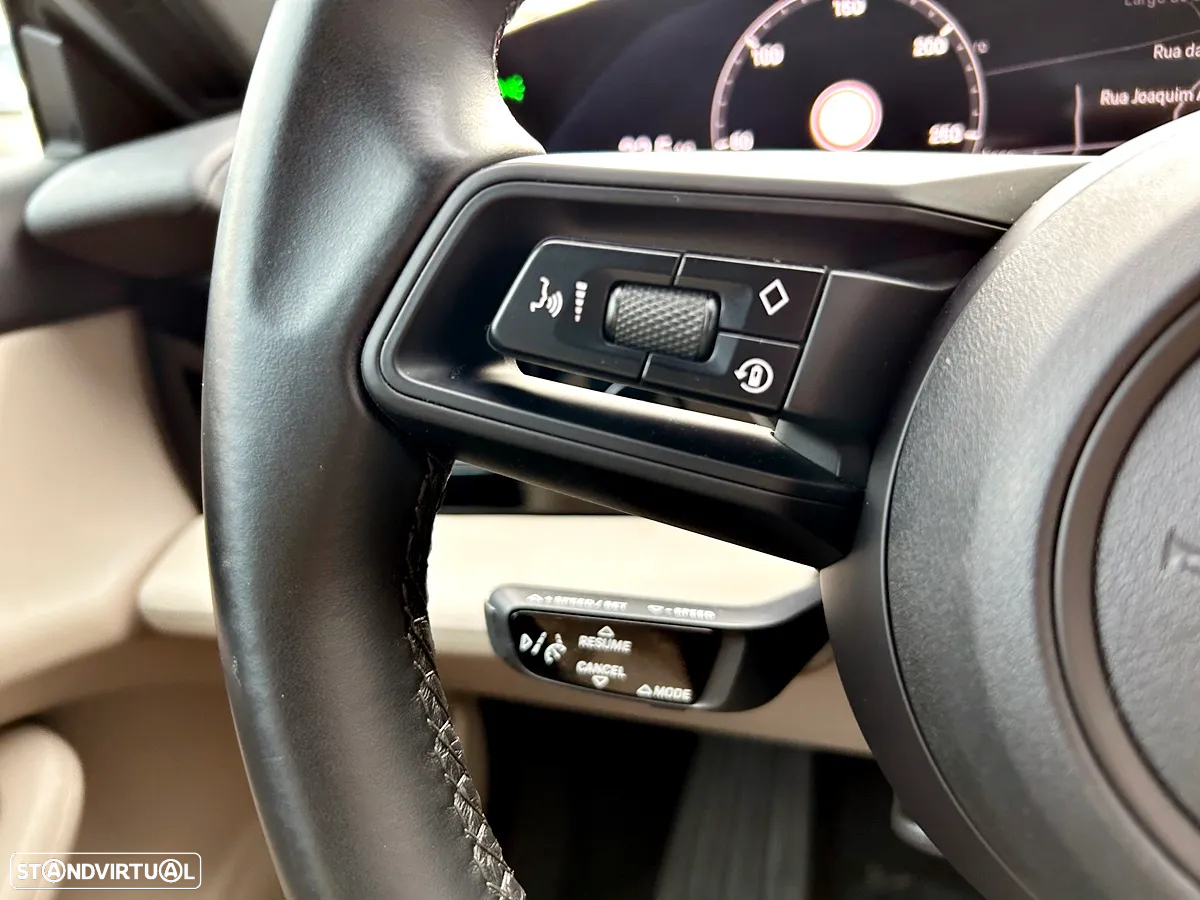 Porsche Taycan Standard - 15
