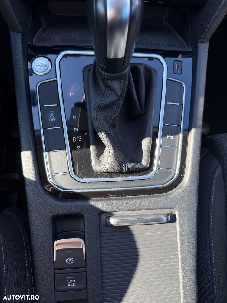 Volkswagen Passat 2.0 TDI DSG Comfortline - 19