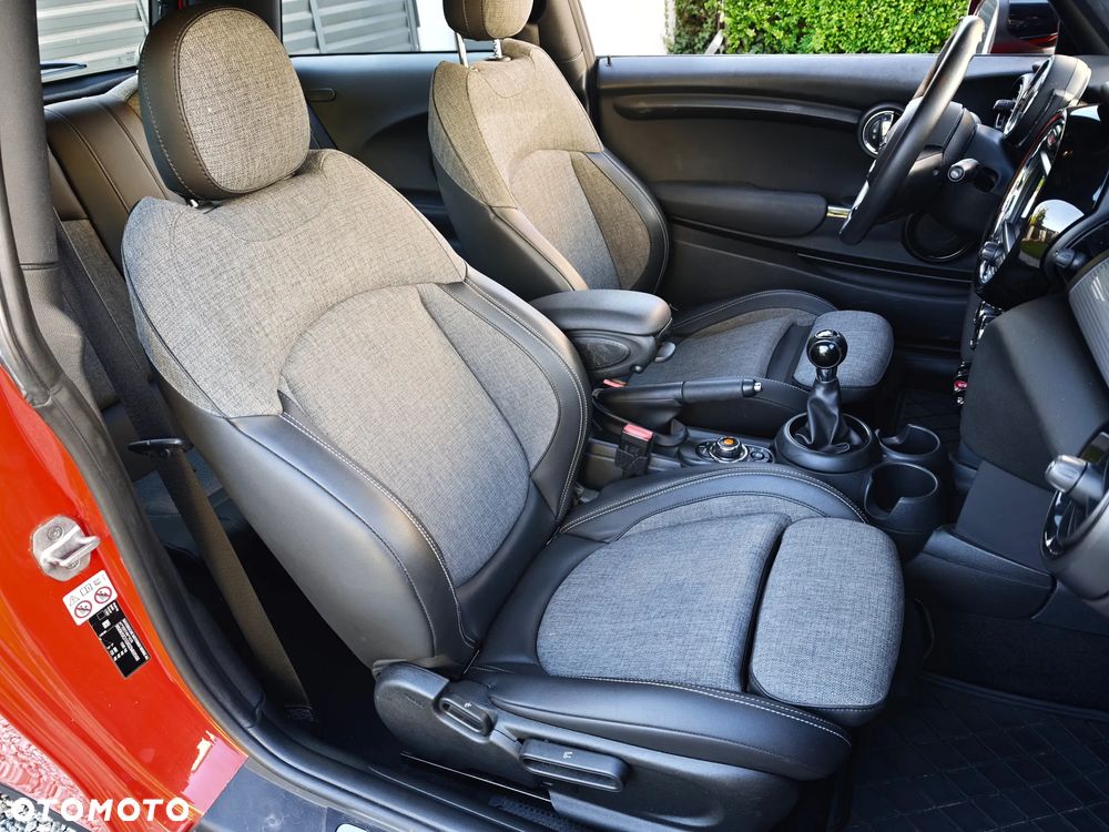 MINI Cooper Essential Trim - 14