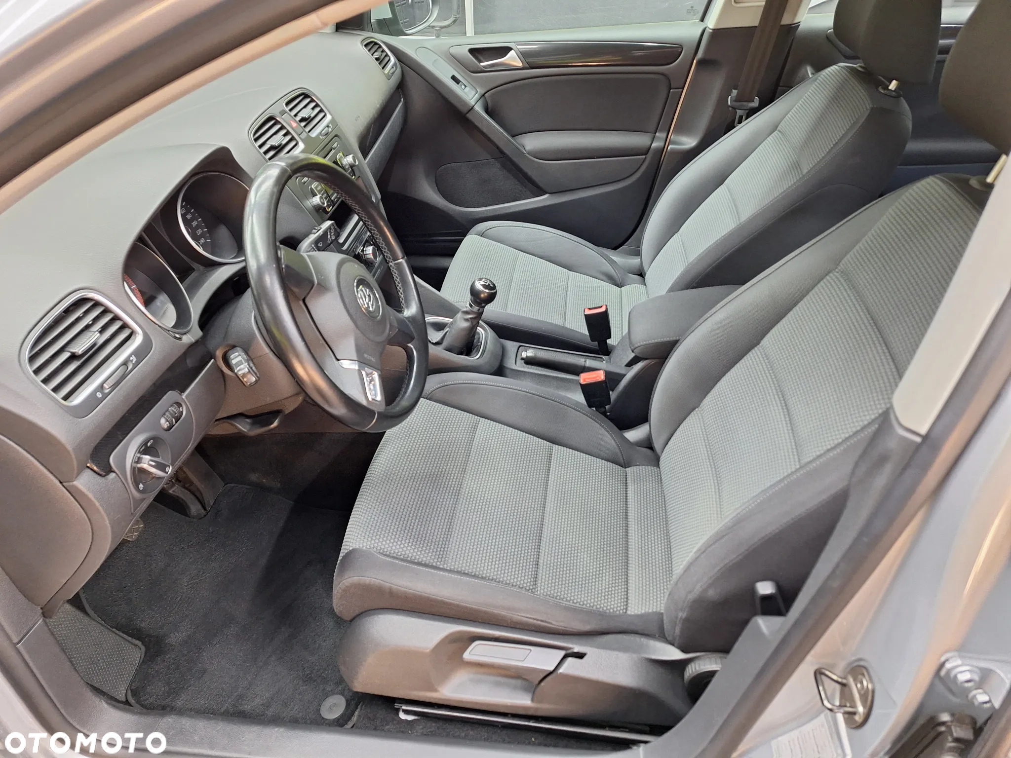 Volkswagen Golf - 17