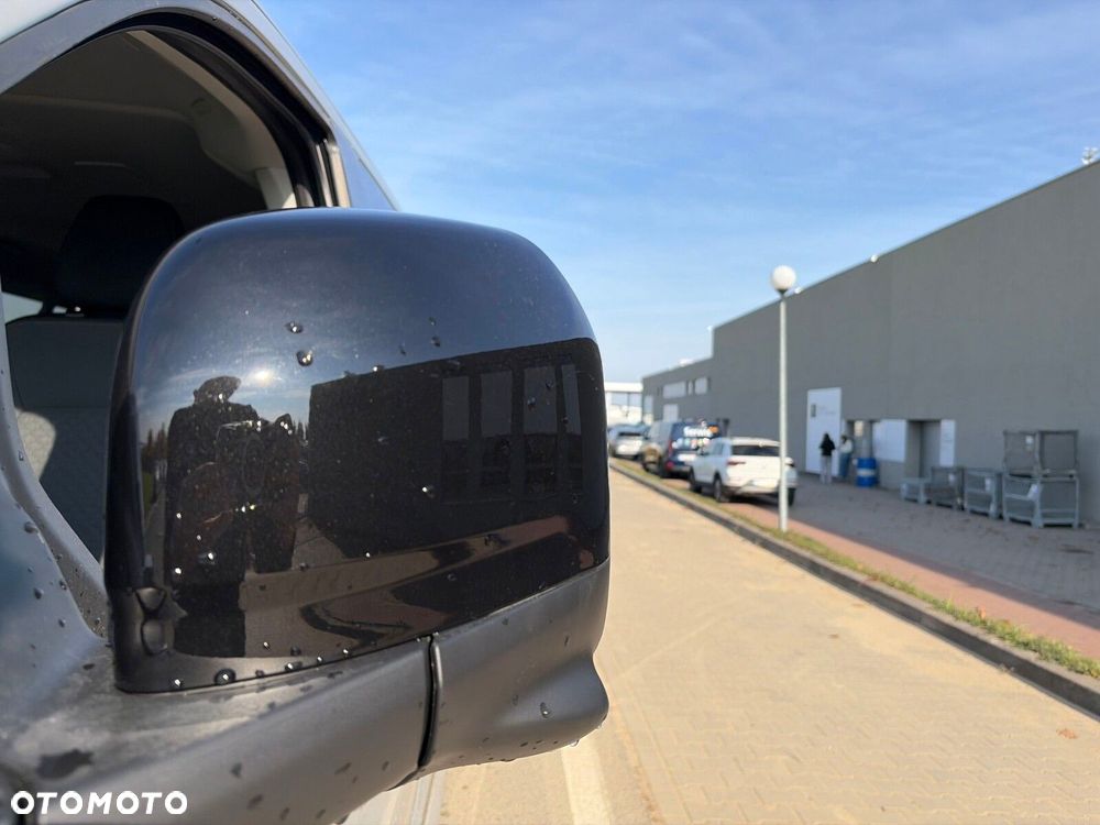 Volkswagen Nowa Caravelle - 29