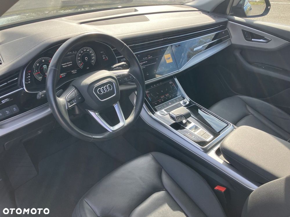 Audi Q8 - 10