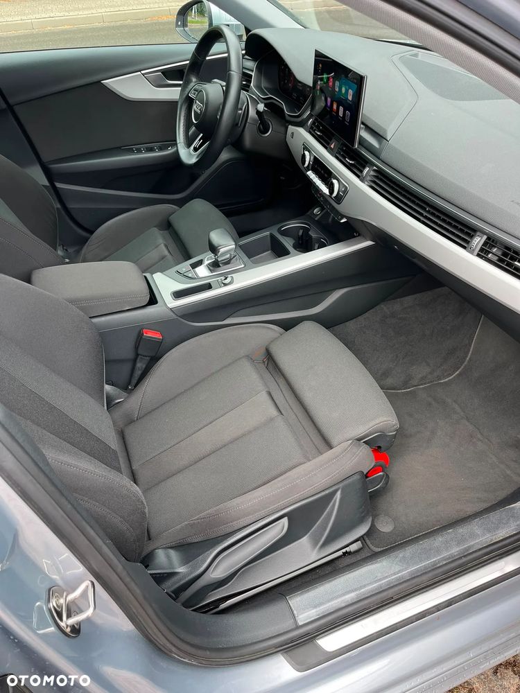 Audi A4 Limousine - 14
