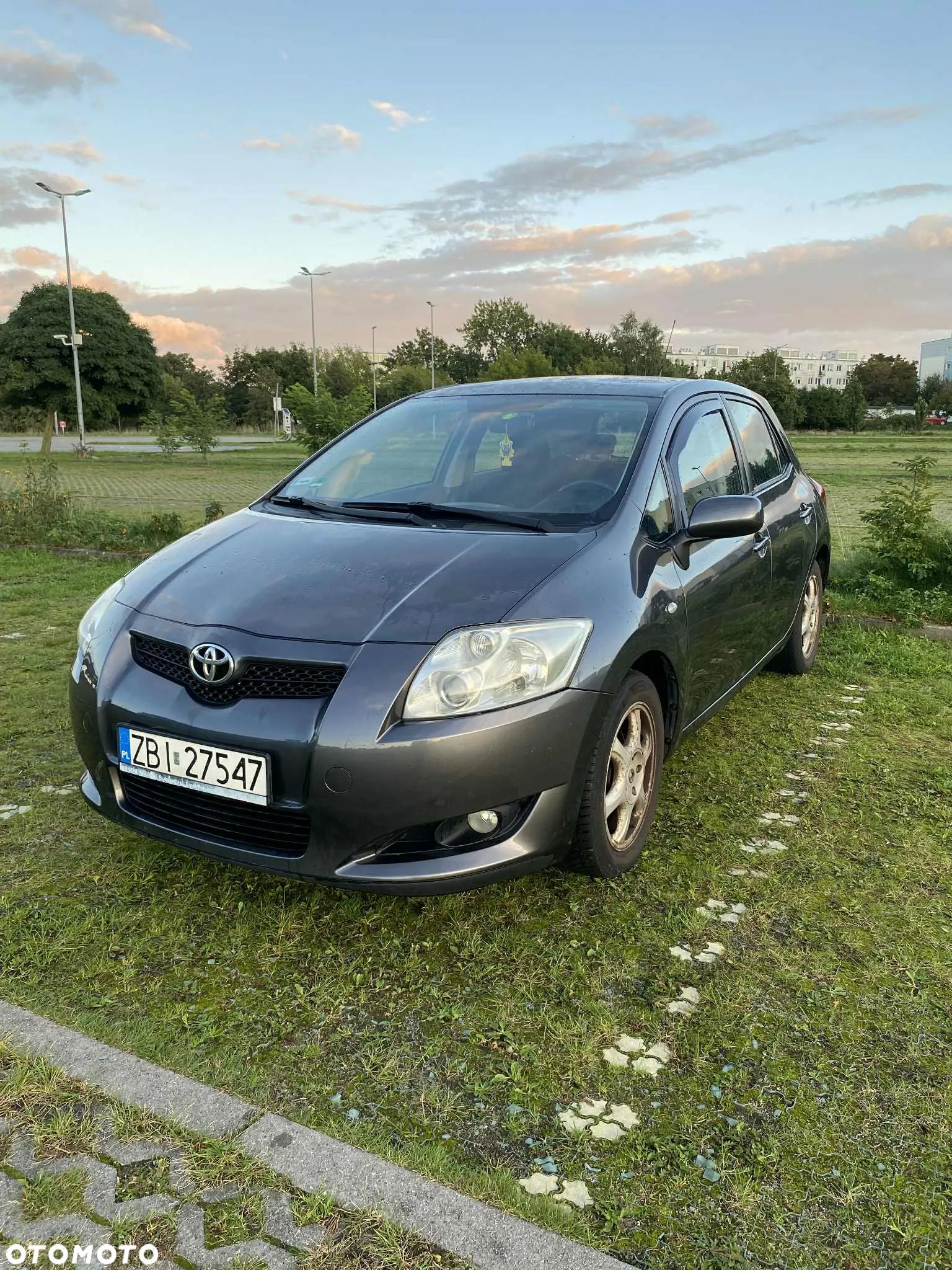 Toyota Auris 1.6 VVT-i Premium MM - 1