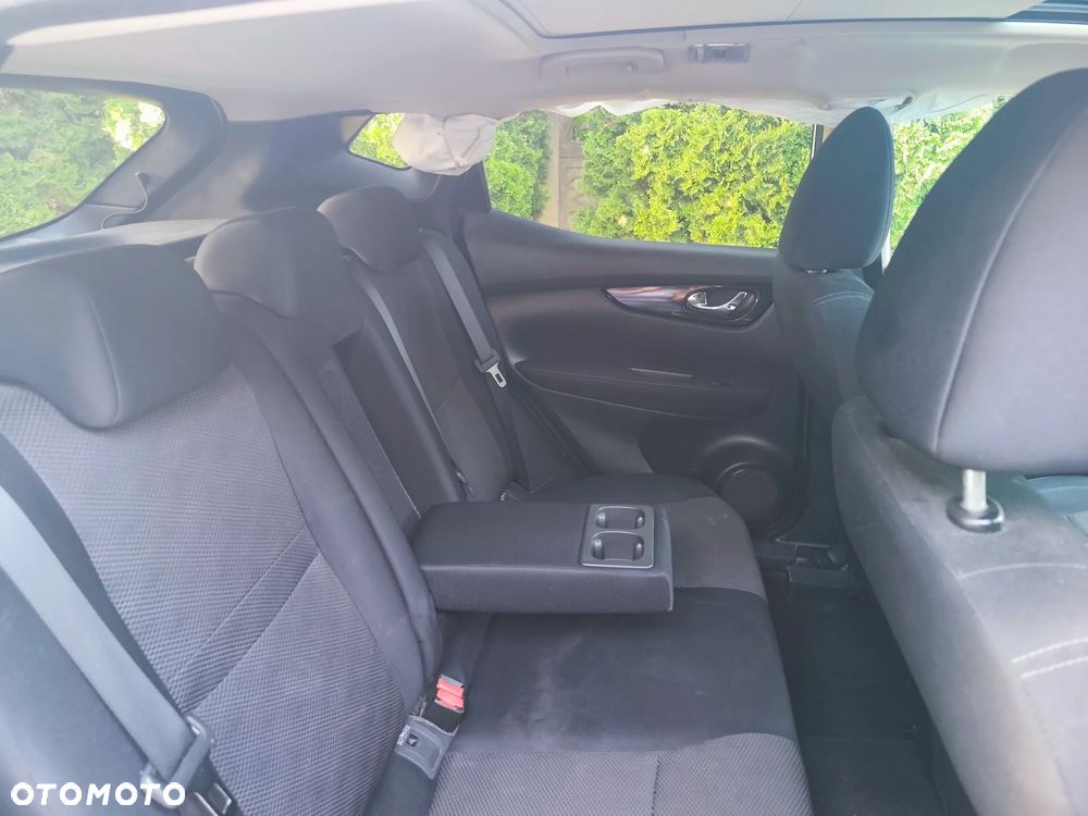 Nissan Qashqai 1.5 dCi N-Connecta - 27