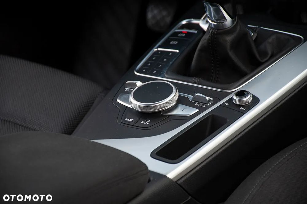 Audi A4 Avant 2.0 TDI - 31