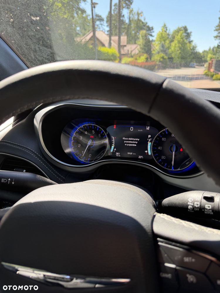 Chrysler Pacifica - 18