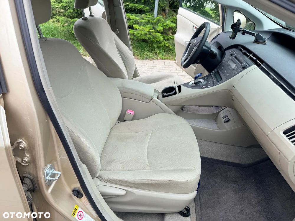 Toyota Prius 1.5 VVT-i Sol - 14